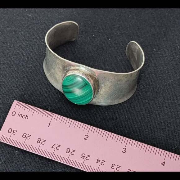 Estate J AIKEN V Green Native American MALACHITE Sterling Silver Bracelet - Picture 3 of 5